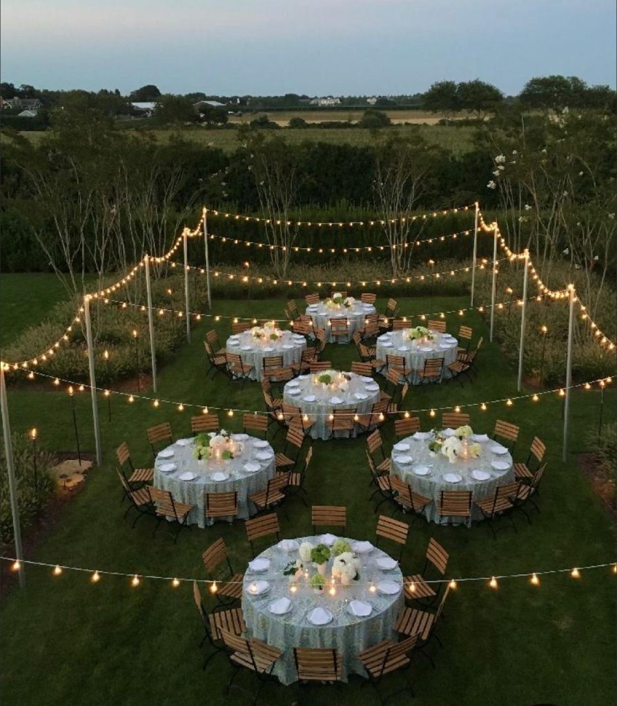 Outdoor table & festoon